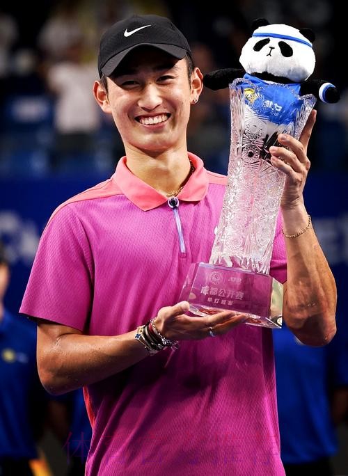 ATP香港站:商竣程0-2布勃里克 无缘连续三年晋级四强 ATP香港站:商竣程0-2布勃里克 无缘连续三年晋级四强